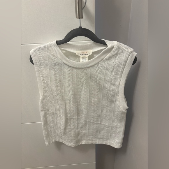 Urban Outfitters Romantics White Textured Sleeveless Tank Size Small - Picture 1 of 3
